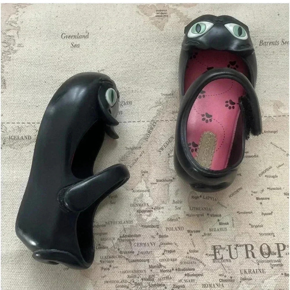 Mini Melissa 6 Ultragirl II Mary Jane
Black Cat - Picture 3 of 12